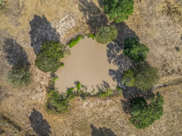 $764,800 | 1102 Private Road 2332, Giddings, TX 78942