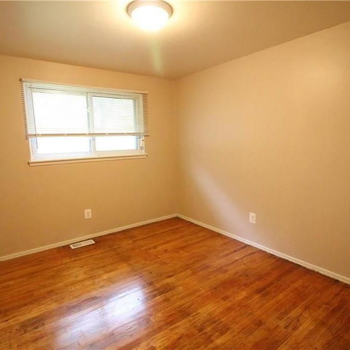 1441 Ridge Road Ypsilanti, MI 48198 - Photo 4 of 21 Photo 4