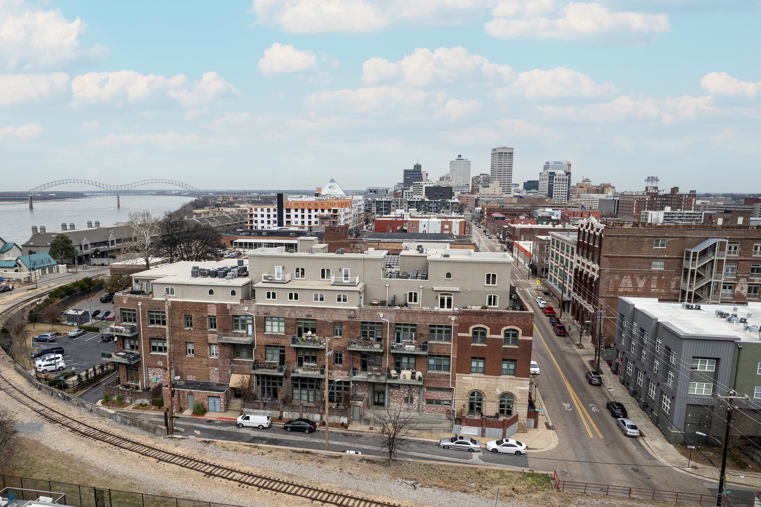 435 South Front Street, Unit 105 Memphis, TN 38103 - Photo 31 of 40 a picture of city view