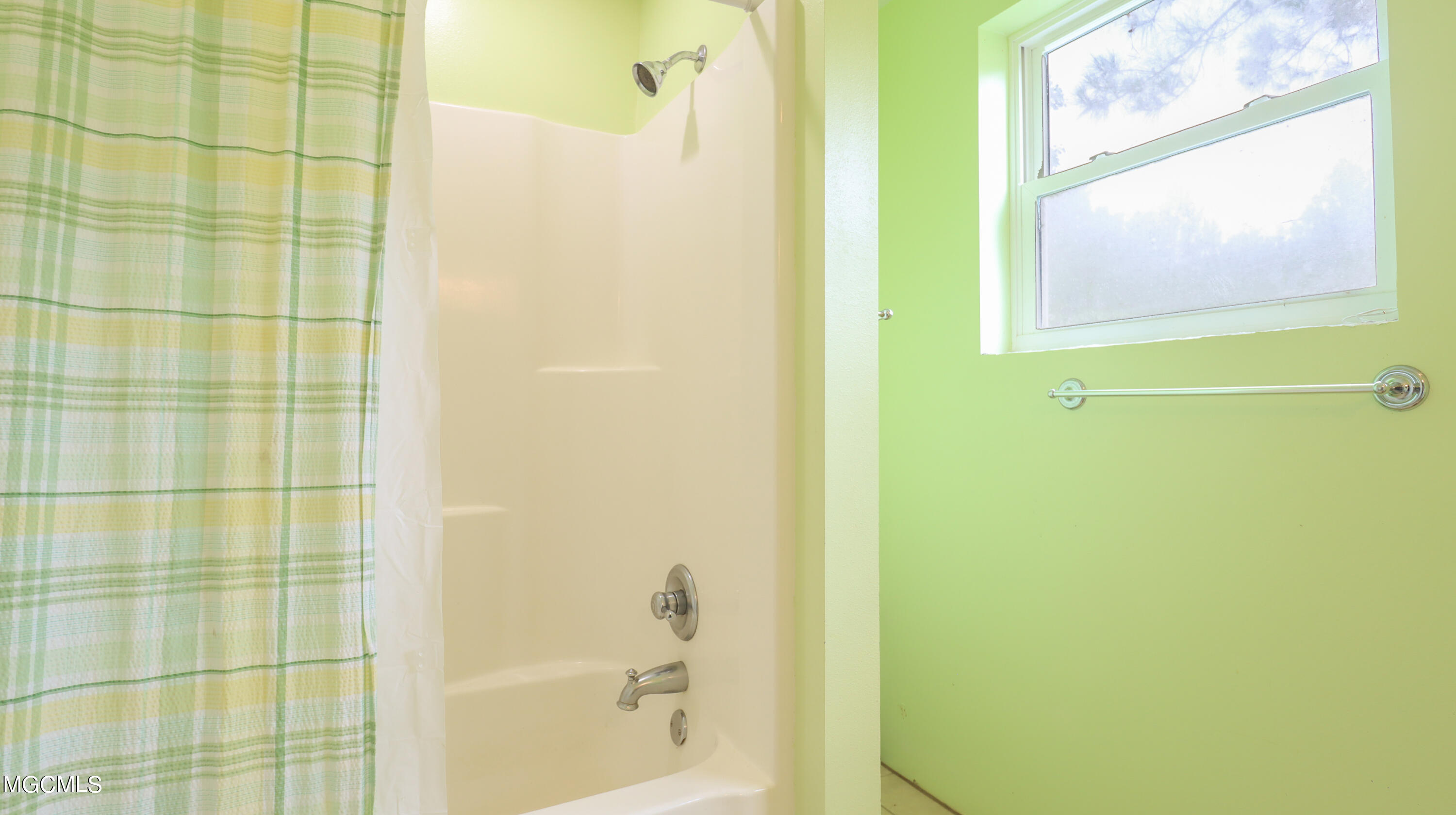 5328 Lower Bay Road Bay St. Louis, MS 39520 - Photo 25 of 29 Second floor bathroom 3