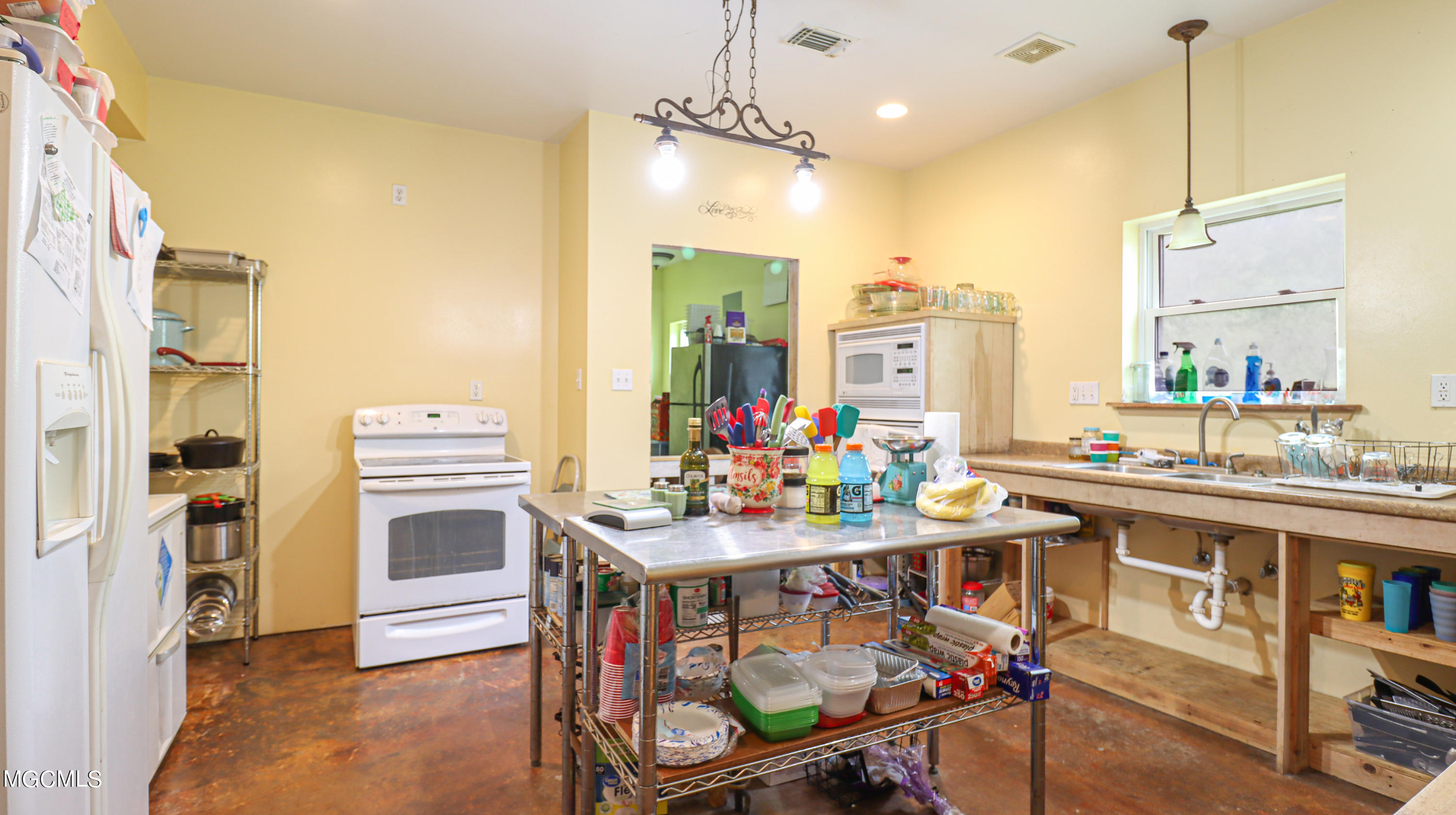 5328 Lower Bay Road Bay St. Louis, MS 39520 - Photo 6 of 29 Huge Kitchen