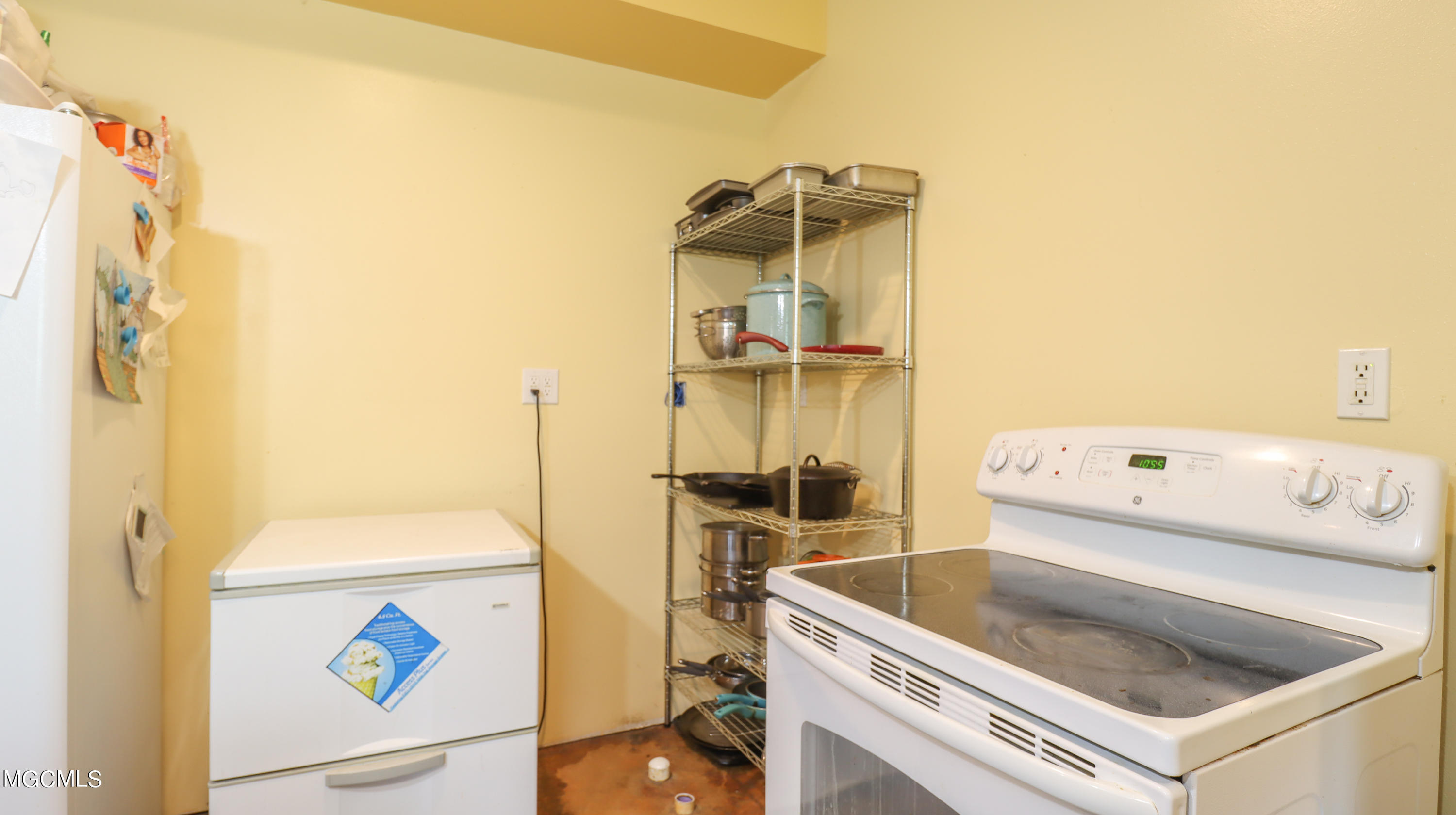 5328 Lower Bay Road Bay St. Louis, MS 39520 - Photo 7 of 29 Kitchen