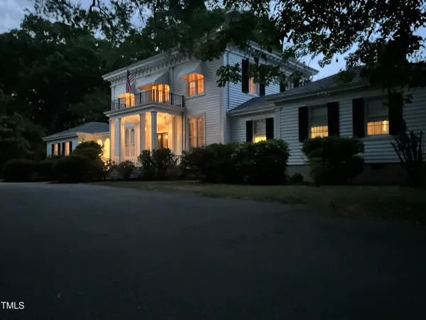 $866,900 | 508 Eaton Avenue, Warrenton, NC 27589