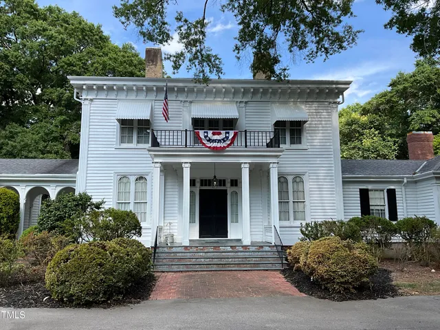 $889,900 | 508 Eaton Avenue, Warrenton, NC 27589