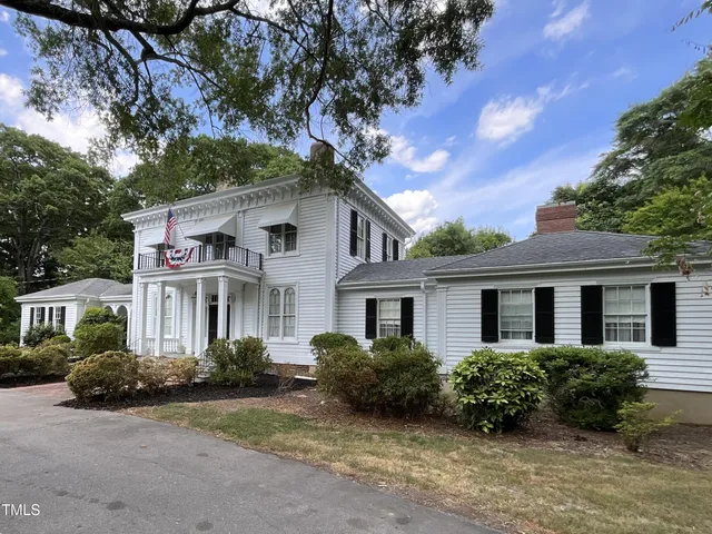 $889,900 | 508 Eaton Avenue, Warrenton, NC 27589