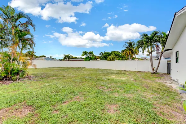 $4,500 | 320 Northwest 3rd Avenue, Delray Beach, FL 33444