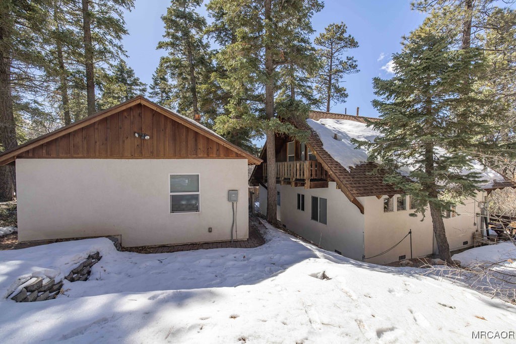 43411 Sheephorn Road Big Bear Lake, CA 92315 - Photo 2 of 50 a view of a backyard of the house