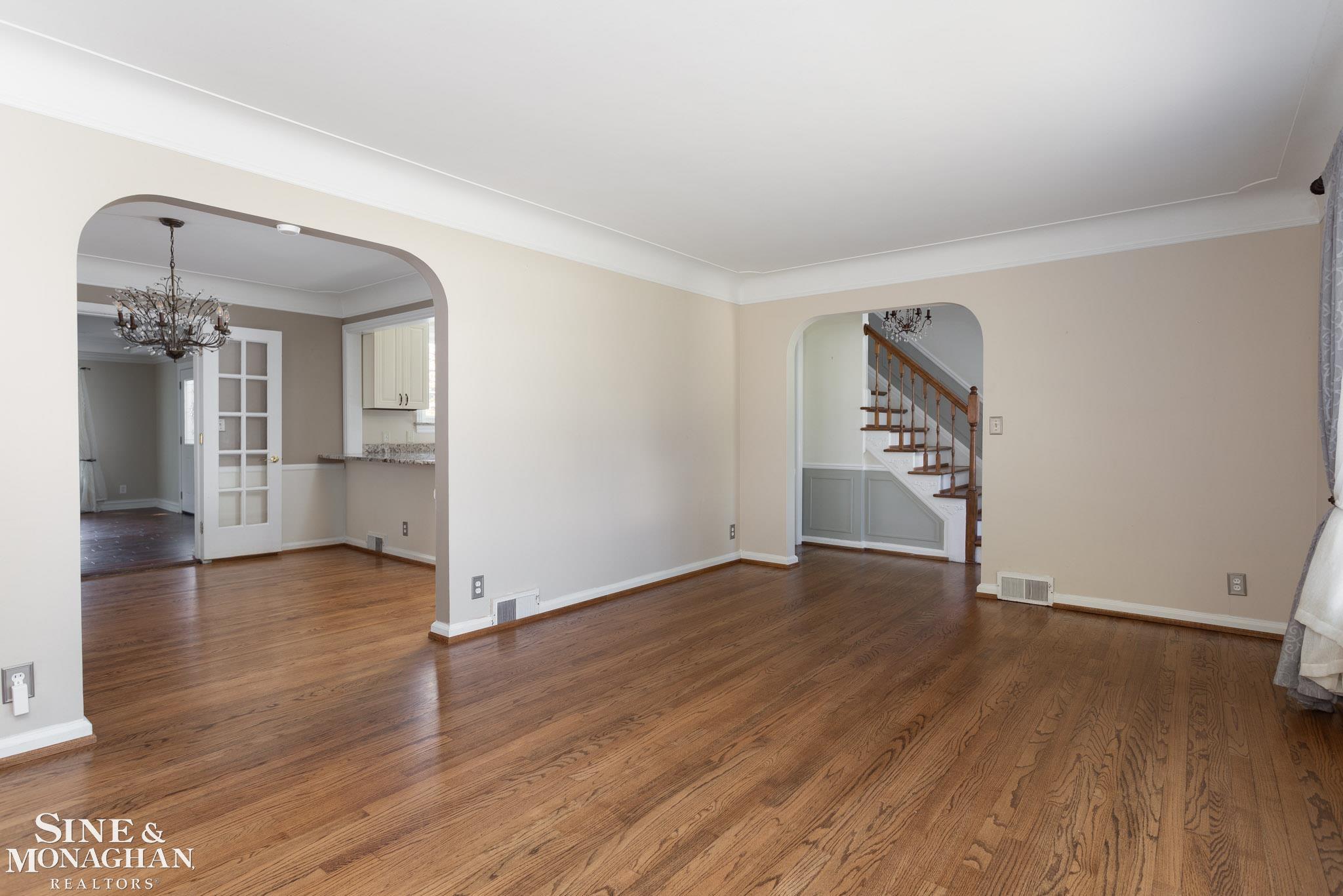 549 Hawthorne Road Grosse Pointe, MI 48236 - Photo 10 of 31 50090920-9.JPG