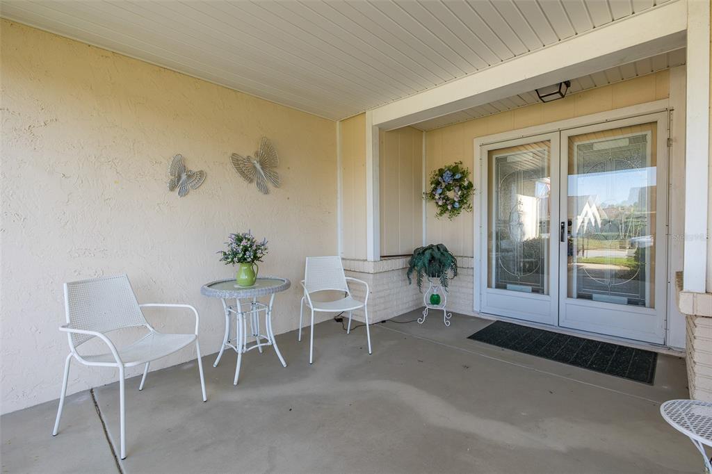9673 Noble Court New Port Richey, FL 34655 - Photo 4 of 41 Gallery Image 4