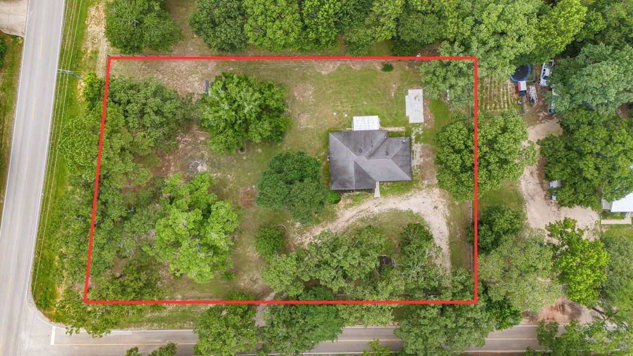 13400 Nicholson Road Conroe, TX 77303 - Photo 6 of 36 It's situated on a corner lot with NO HOA