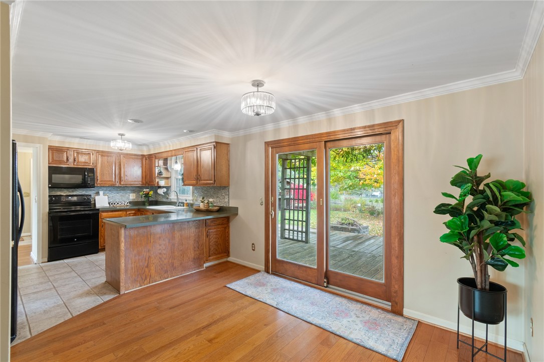 36 Red Post Crescent Perinton, NY 14450 - Photo 13 of 42