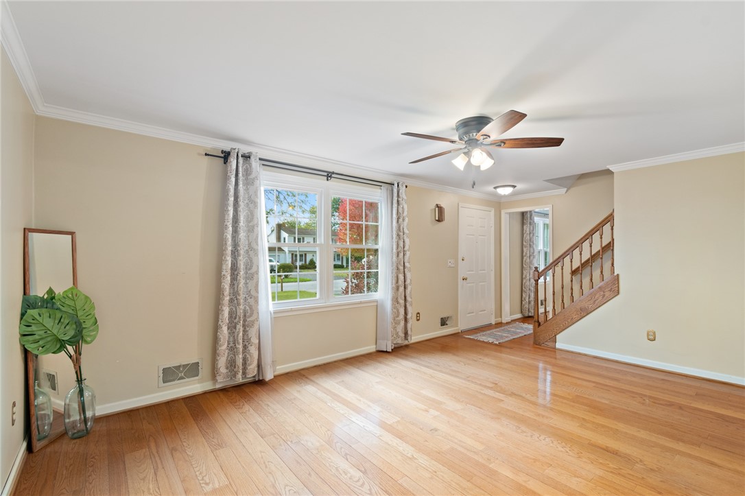 36 Red Post Crescent Perinton, NY 14450 - Photo 14 of 42