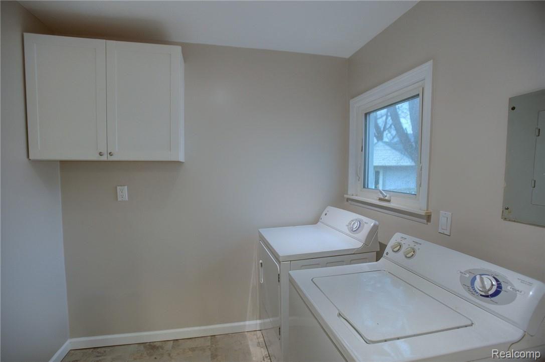 3540 Greenfield Road Berkley, MI 48072 - Photo 13 of 26 13-Laundry Room.jpg