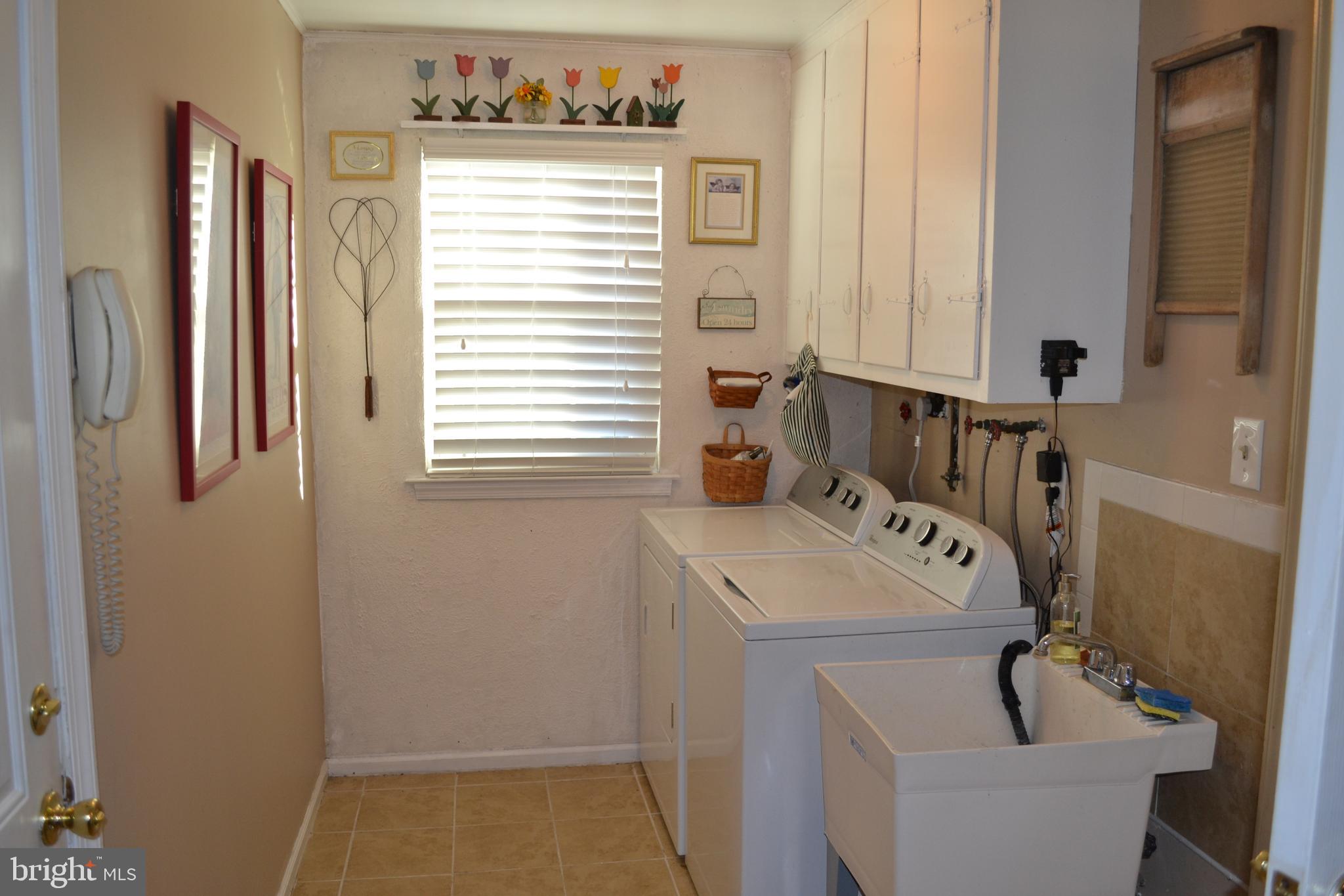 3405 Humpton Road Thorndale, PA 19372 - Photo 23 of 35 Laundry/Mud Room