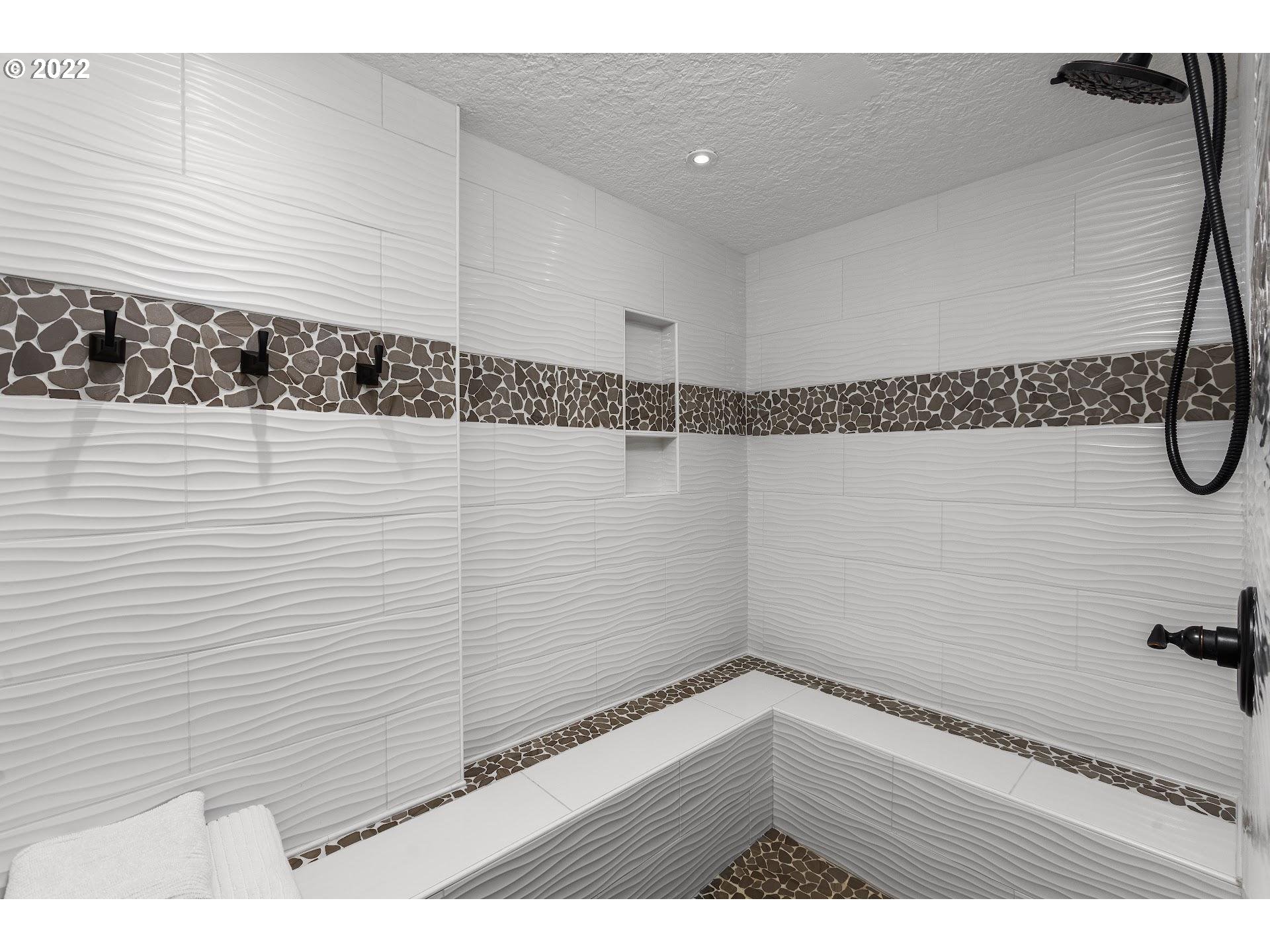 3995 Southwest Lafollett Road Cornelius, OR 97113 - Photo 11 of 32 a view of a closet area