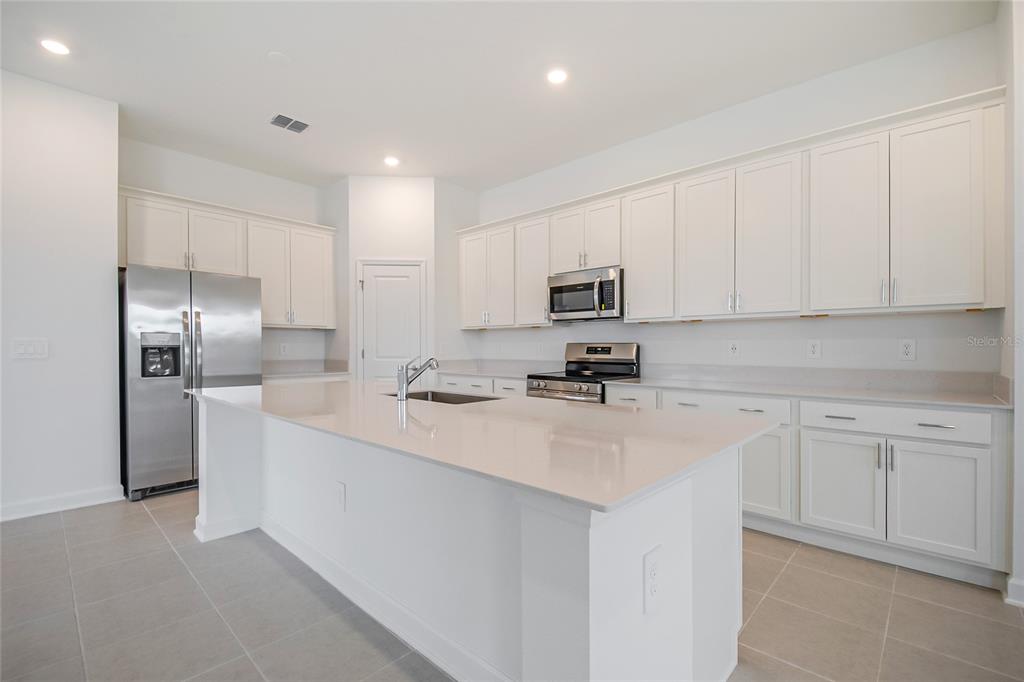 4068 Eastminster Road Davenport, FL 33837 - Photo 15 of 36