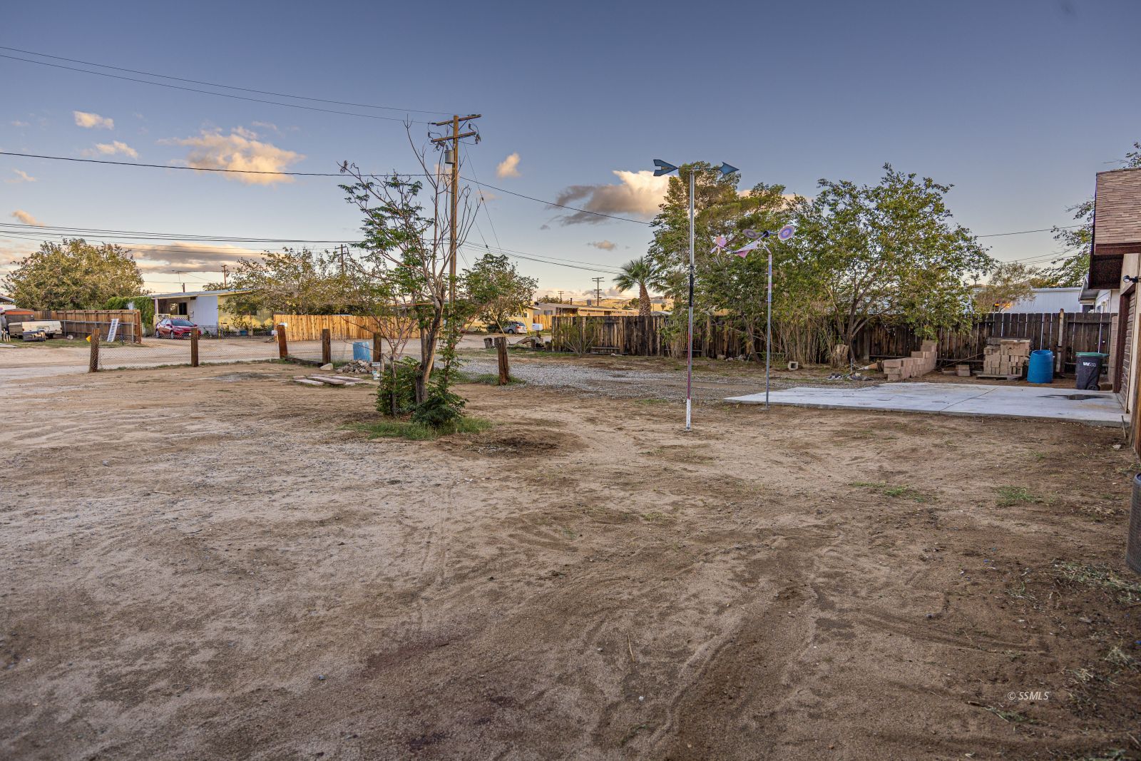 1213 Primrose Street Ridgecrest, CA 93555 - Photo 26 of 37 a view of a basketball court