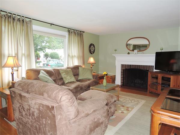30 Moynihan Road Hamilton, MA 01982 - Photo 3 of 20 Gallery Image 3