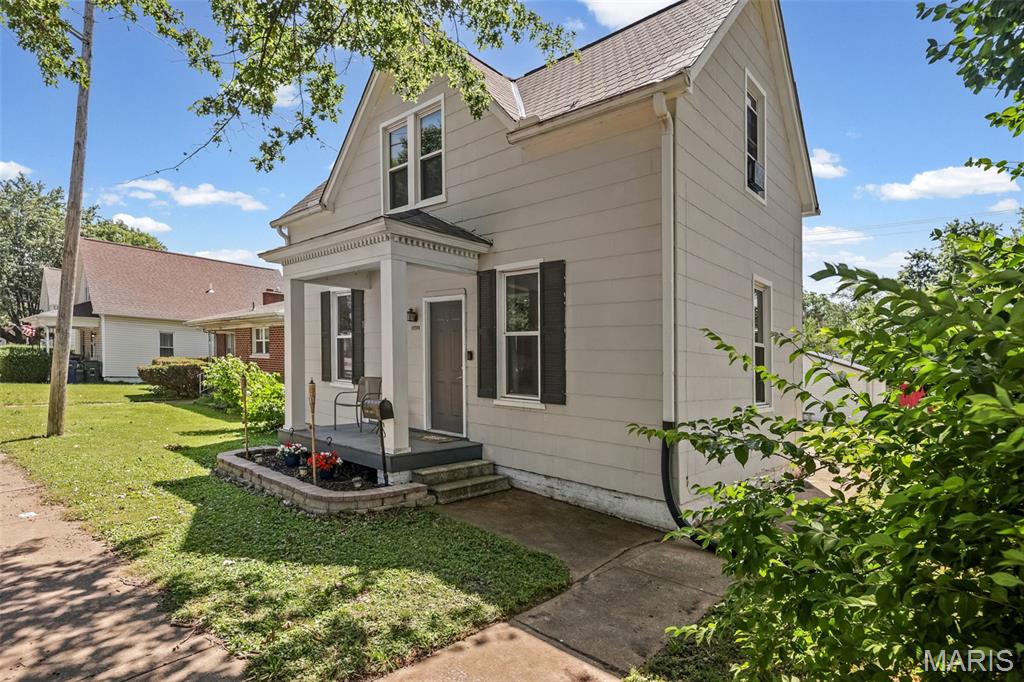 1324 Lebanon Avenue Belleville, IL 62221 - Photo 4 of 36