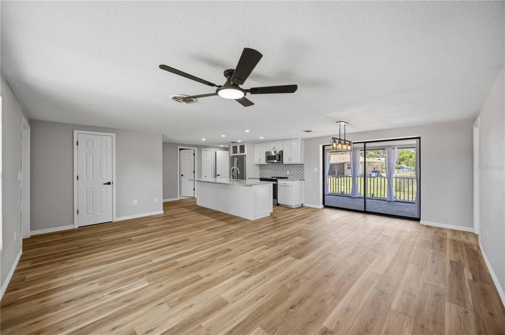 386 Cabana Road Venice, FL 34293 - Photo 17 of 56