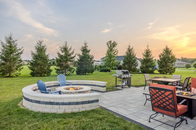 $689,000 | 465 Chasefield Drive, Williams Bay, WI 53191