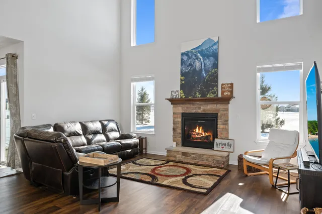 $689,000 | 465 Chasefield Drive, Williams Bay, WI 53191