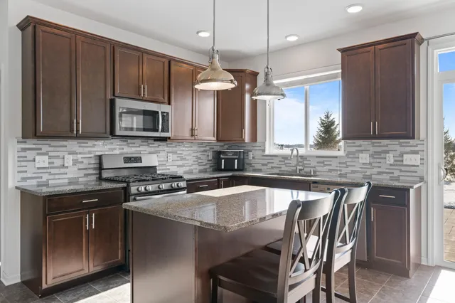 $689,000 | 465 Chasefield Drive, Williams Bay, WI 53191