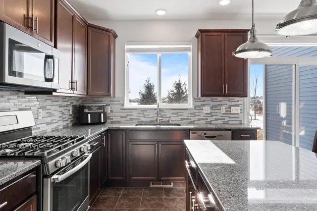 $689,000 | 465 Chasefield Drive, Williams Bay, WI 53191