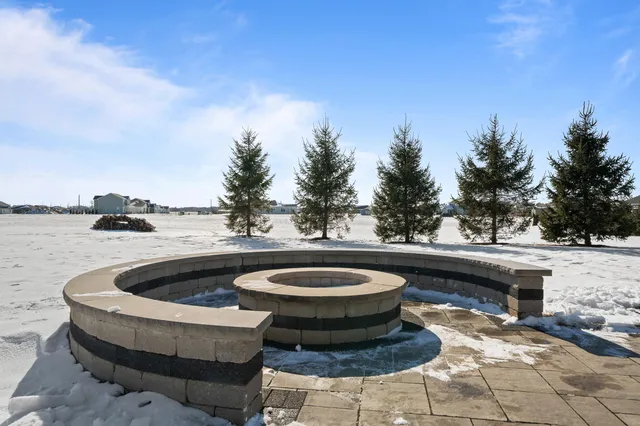 $689,000 | 465 Chasefield Drive, Williams Bay, WI 53191