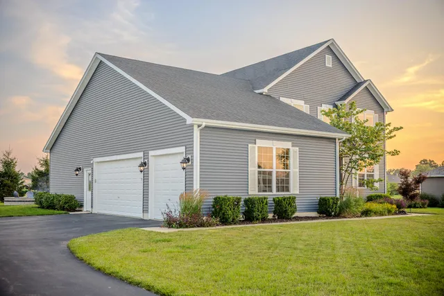 $689,000 | 465 Chasefield Drive, Williams Bay, WI 53191