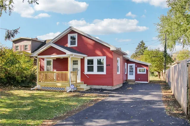 $155,000 | 439 Crossfield Road, Irondequoit, NY 14609