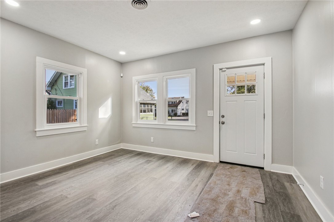 439 Crossfield Road Irondequoit, NY 14609 - Photo 6 of 35