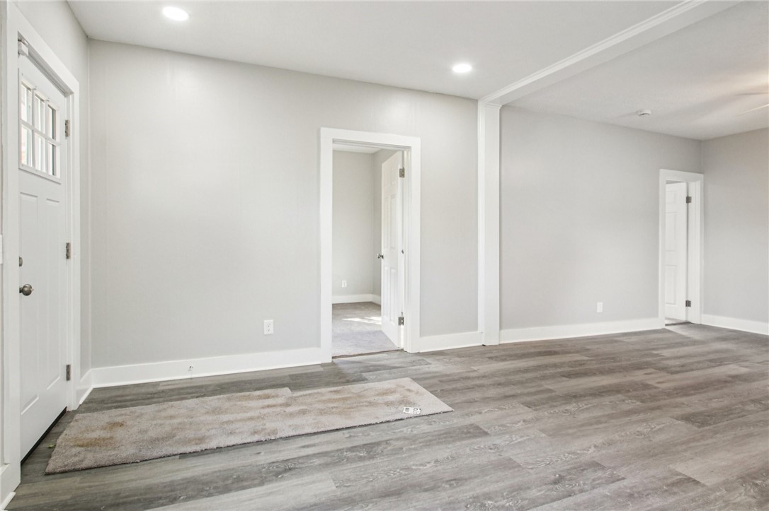 439 Crossfield Road Irondequoit, NY 14609 - Photo 8 of 35