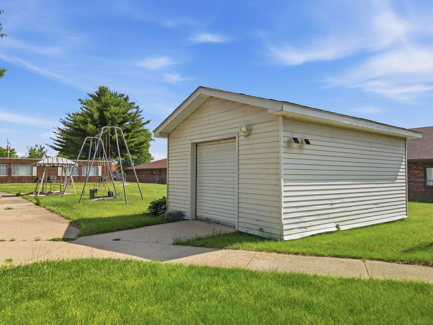 2601 Woodlawn Road Sterling, IL 61081 - Photo 9 of 43