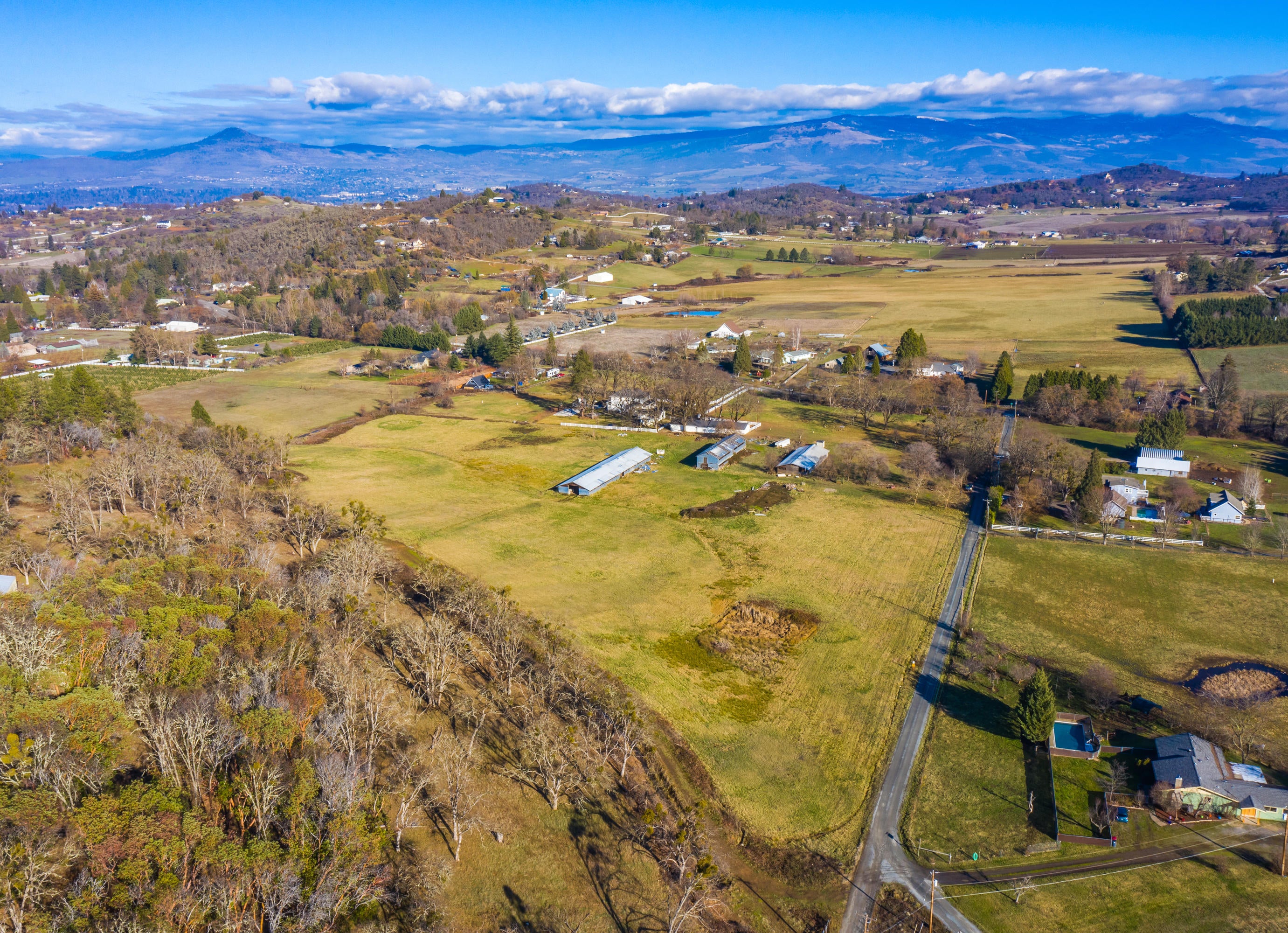 3042 Burrell Road Medford, OR 97501 - Photo 4 of 10 DJI_0521-HDR