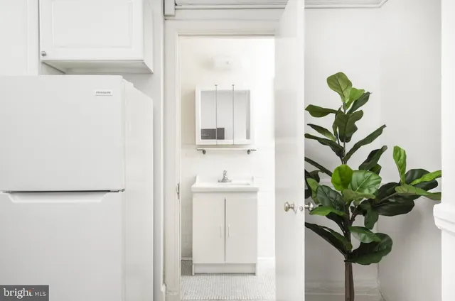 $1,160 | 1229 Chestnut Street, Unit 1617, Philadelphia, PA 19107