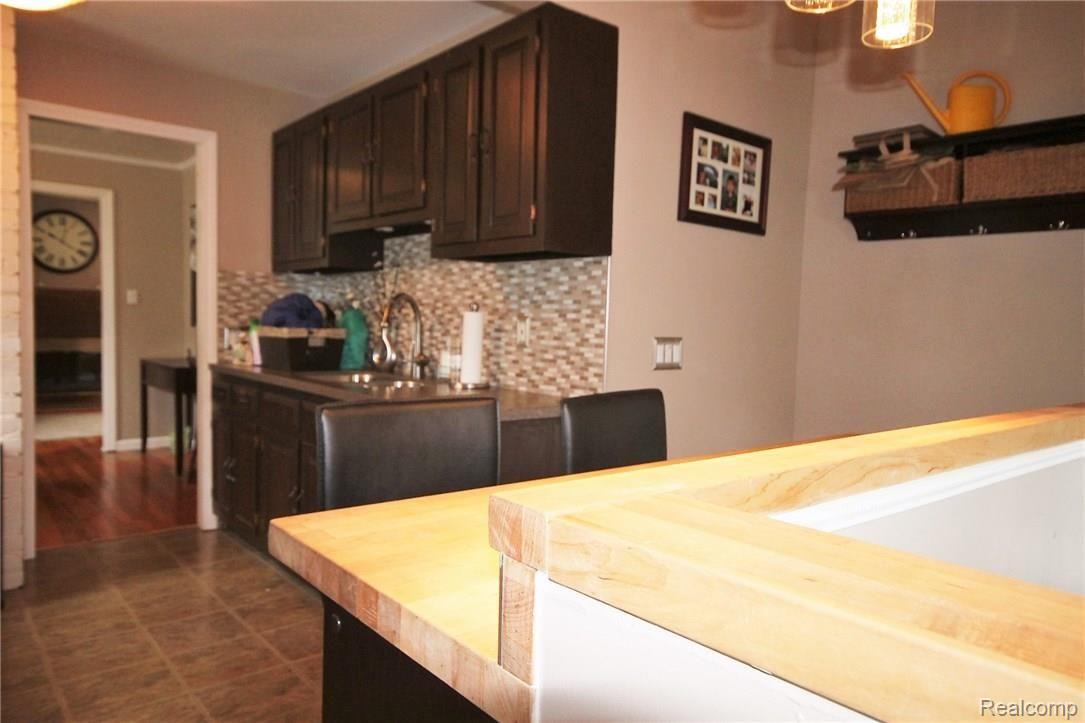 213 Roth Boulevard Clawson, MI 48017 - Photo 12 of 20 IMG_5869.JPG