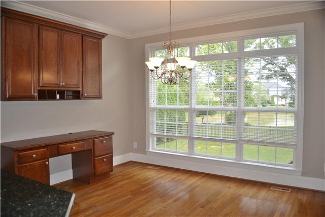 1606 Fair House Road Spring Hill, TN 37174 - Photo 8 of 20 Eat-In area of the kitchen.