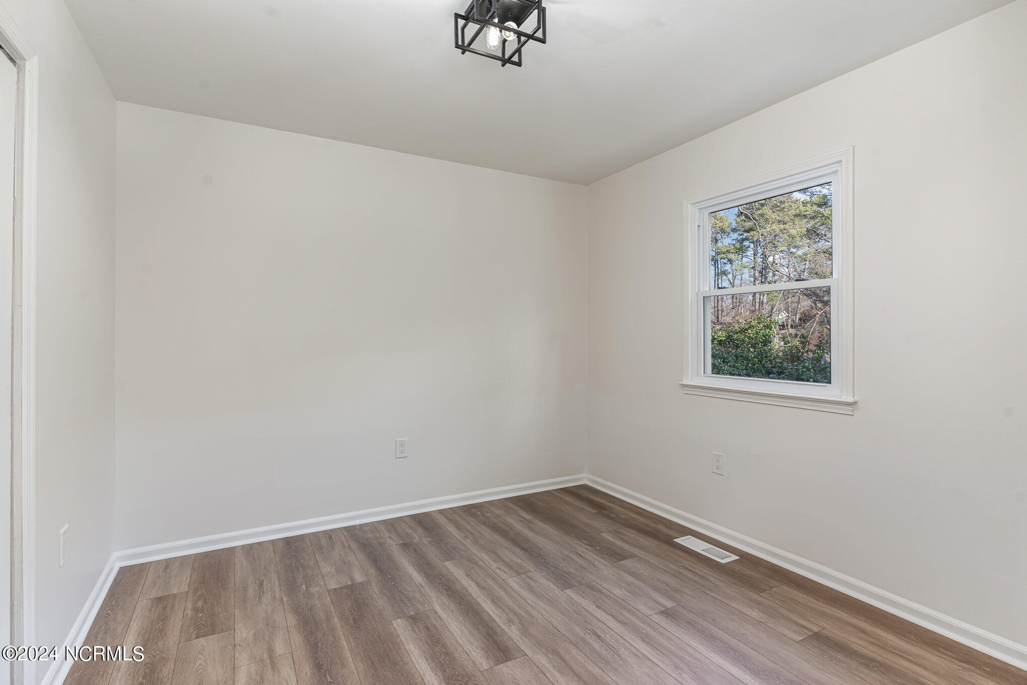 804 Northclift Drive Raleigh, NC 27609 - Photo 18 of 35 016_dsc00057-edit
