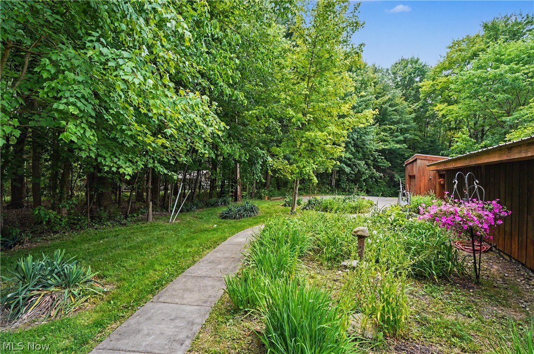 5060 Leffingwell Road Canfield, OH 44406 - Photo 4 of 39