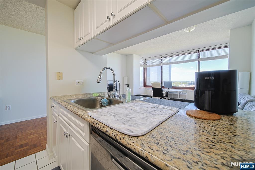100 Old Palisade Road, Unit 3213 Fort Lee, NJ 07024 - Photo 6 of 17