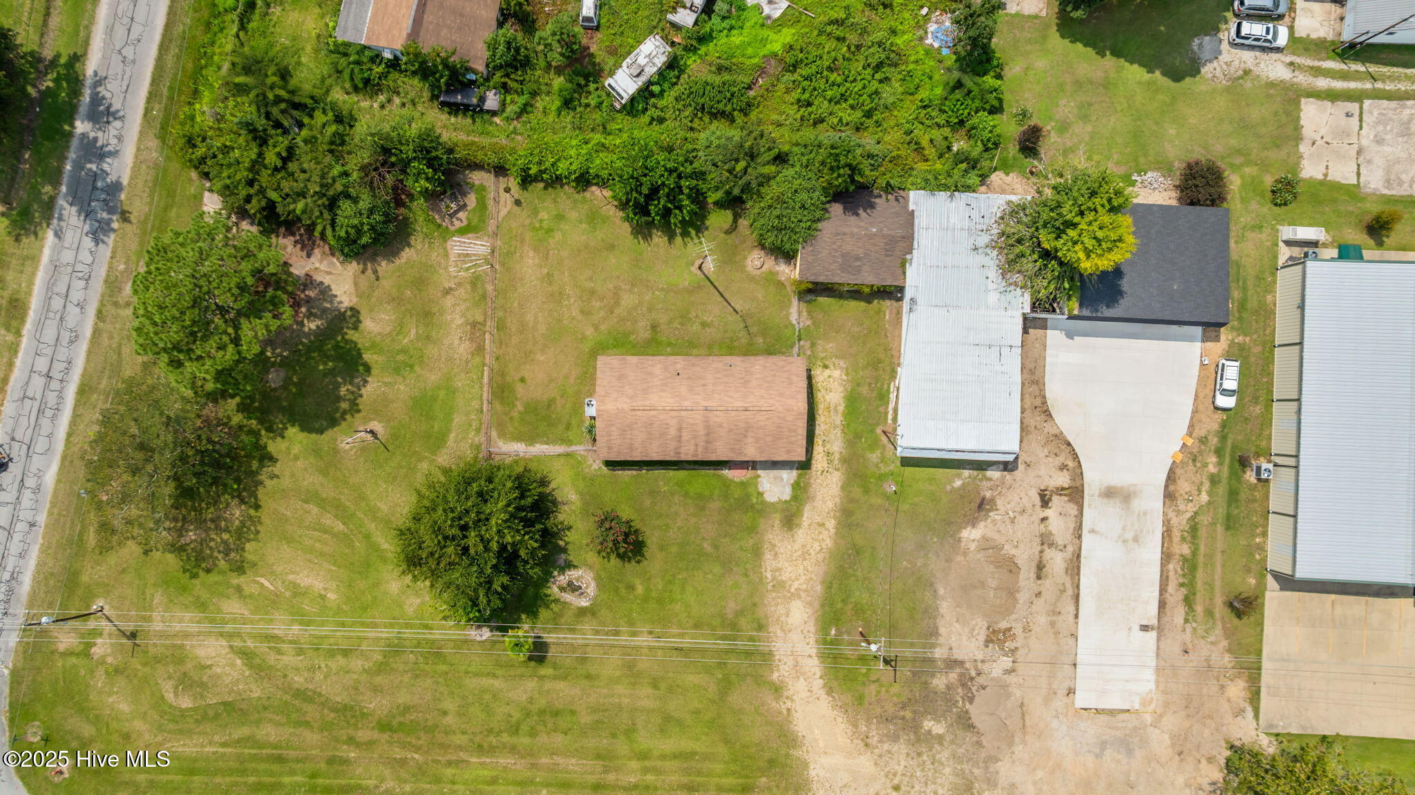 1334 Alamac Road Lumberton, NC 28358 - Photo 5 of 30 31-web-or-mls-DJI_0237