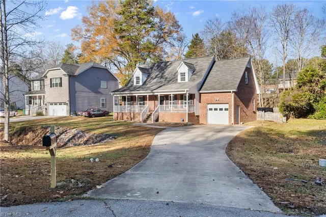 $350,000 | 6751 Fairwood Court, Clemmons, NC 27012