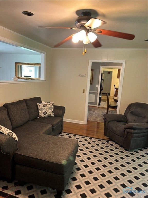2046 Pautucket Road Toledo, OH 43615 - Photo 10 of 41 Family room