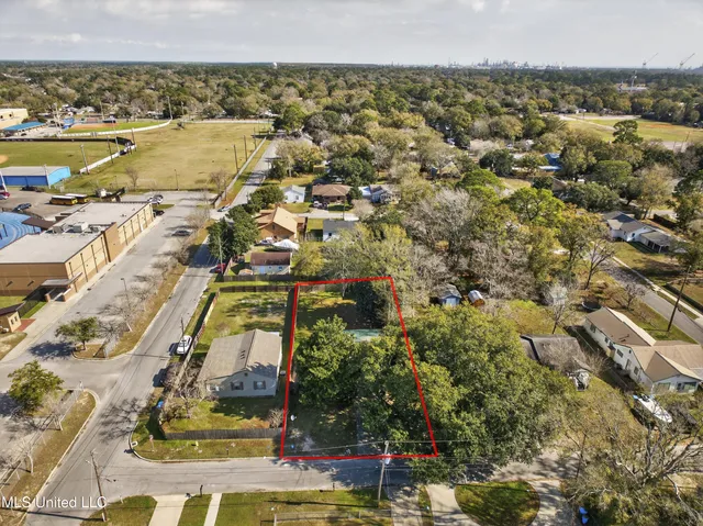 $130,000 | 2406 8th Street, Pascagoula, MS 39567