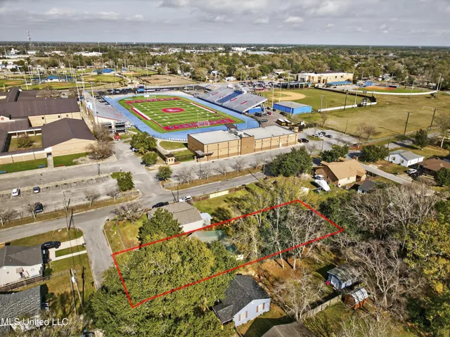 $130,000 | 2406 8th Street, Pascagoula, MS 39567