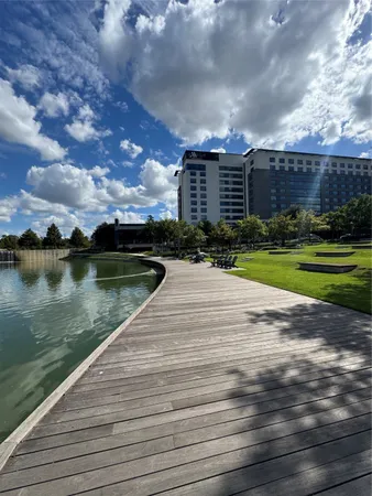 a view of a pathway both side of building