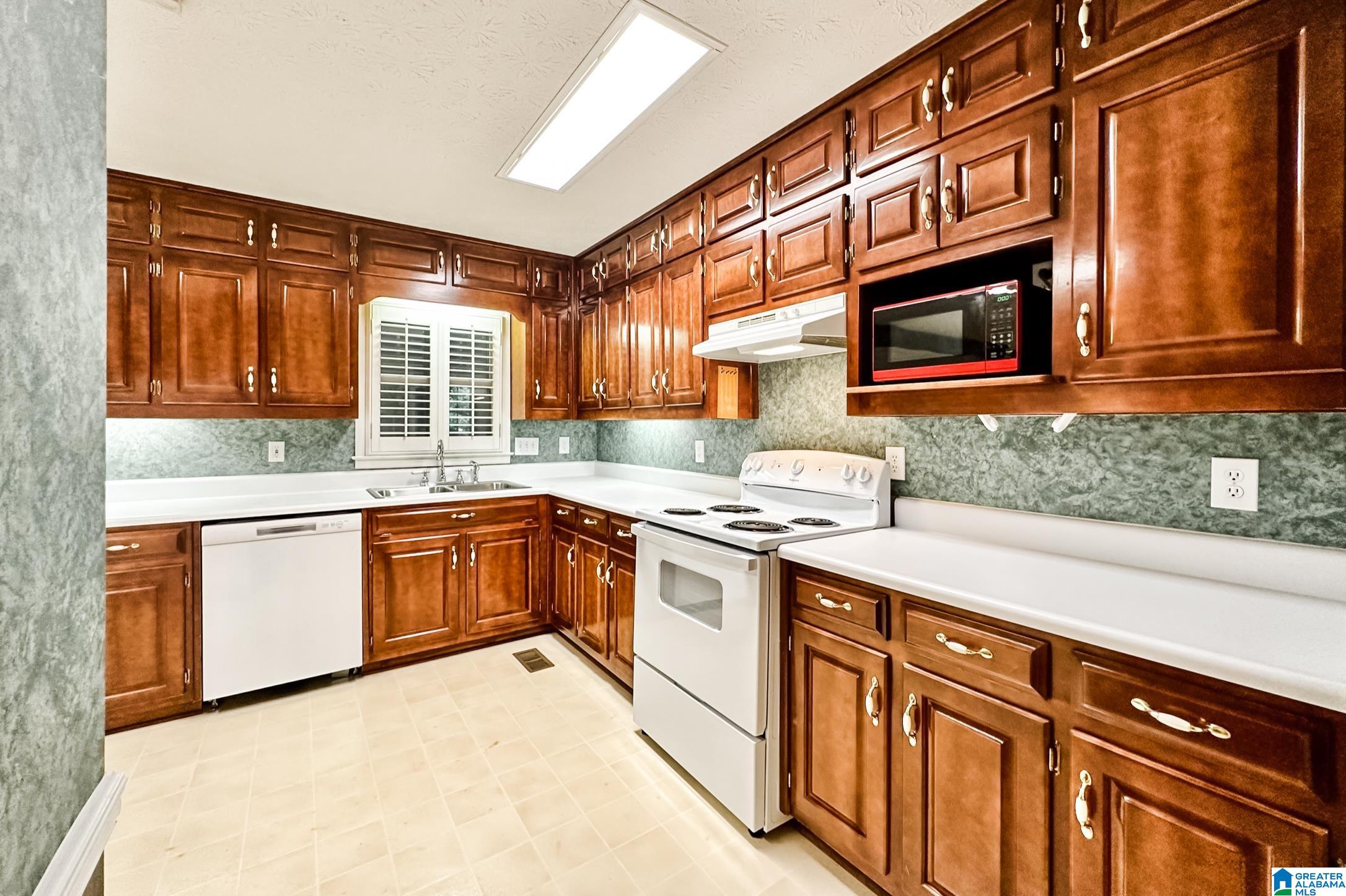 1263 Stillwater Road Anniston, AL 36207 - Photo 6 of 73