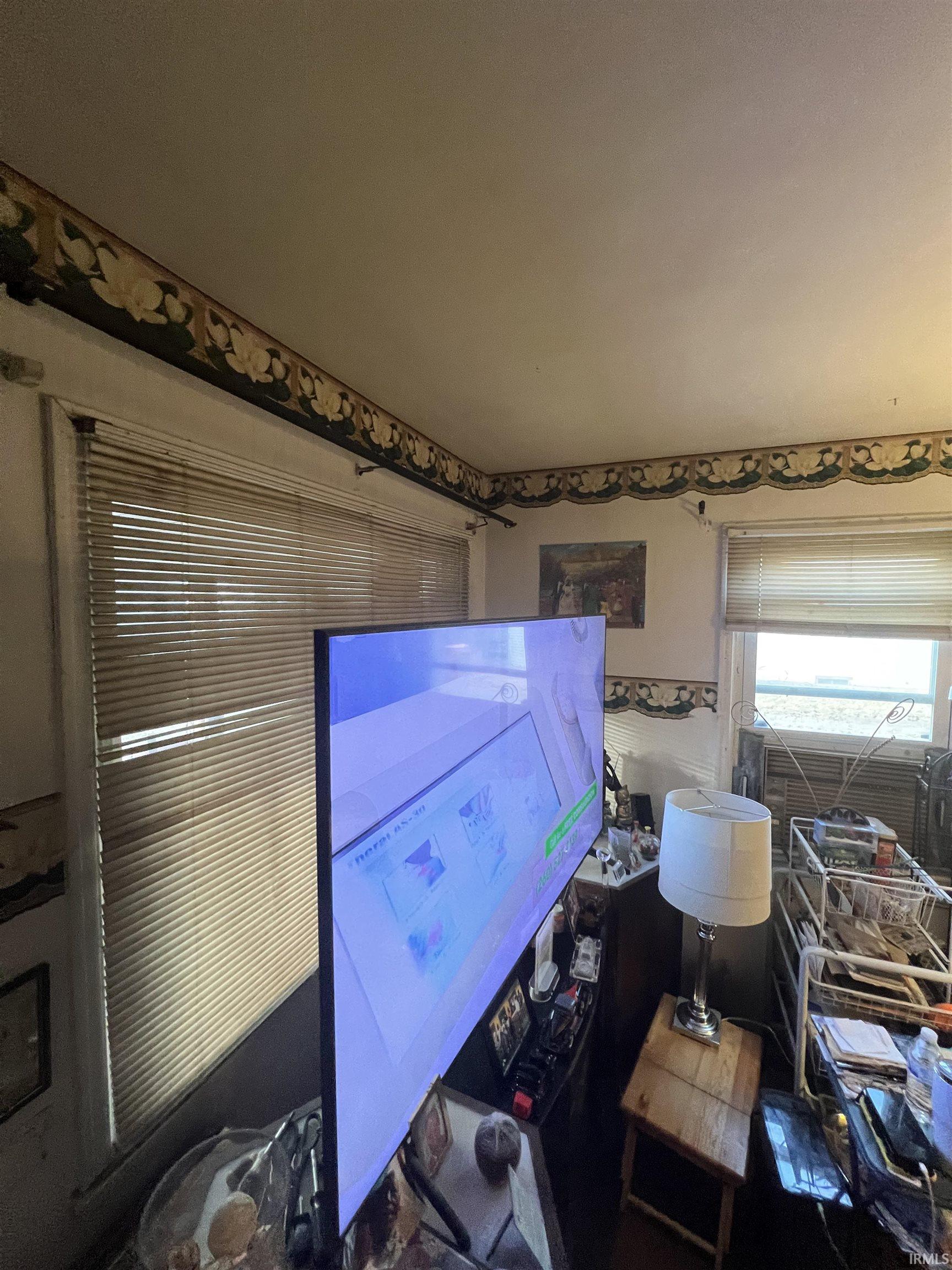 3217 Oliver Street Fort Wayne, IN 46806 - Photo 3 of 16