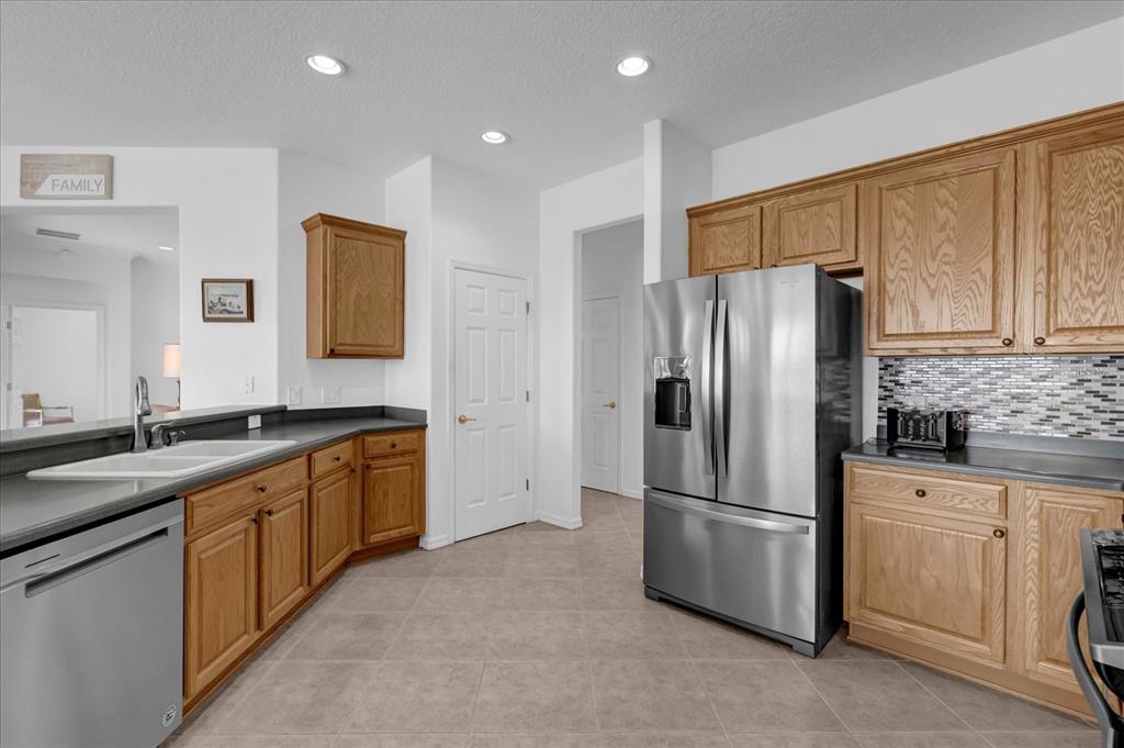 12592 Southeast 97th Terrace Road Summerfield, FL 34491 - Photo 15 of 41